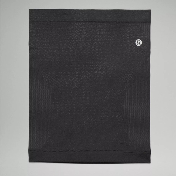 NWOT! Lululemon Seamless Neck Gaiter - One Size Color: Black/Asphalt Grey - Picture 1 of 4